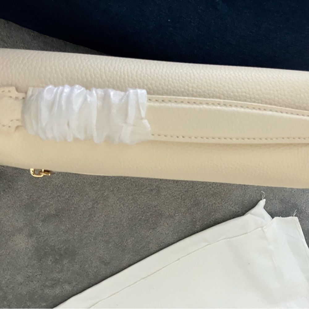 NWT DUYP Paris 15 Satchel Bag in Buttercream - Picture 6 of 9